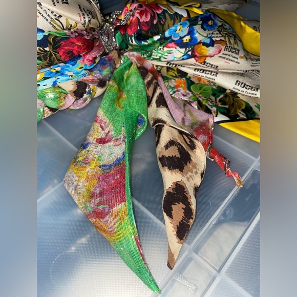 GUCCI INVITE  SIGNATURE SILK YELLOW FLORAL HAT HEAD SCARF W/CRYSTAL BOW RARE - Picture 14 of 14